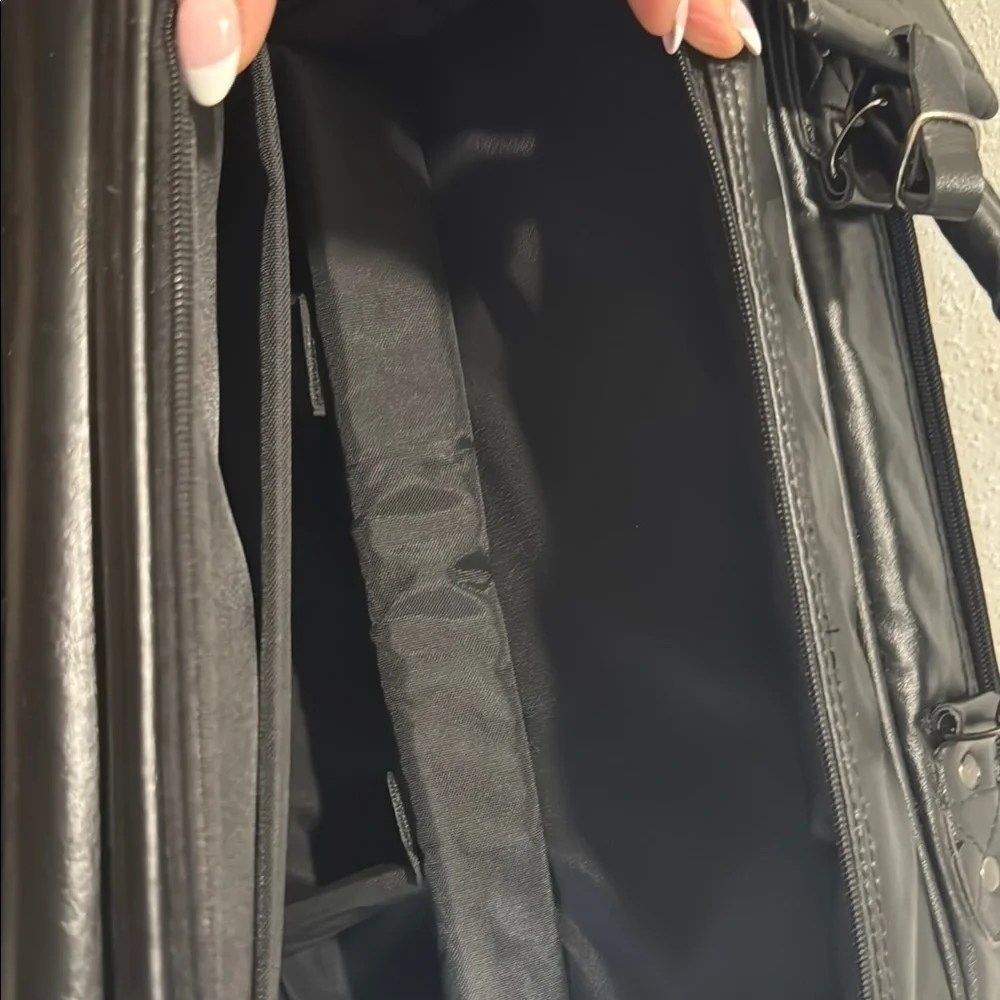 Black Leather Laptop Bag with Sturdy Handle and Flap Closure